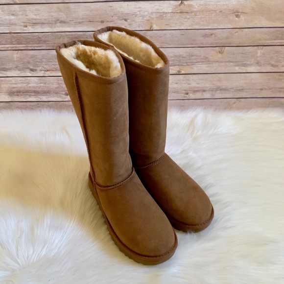 UGG Chestnut Classic Tall II Boots - Picture 5 of 8